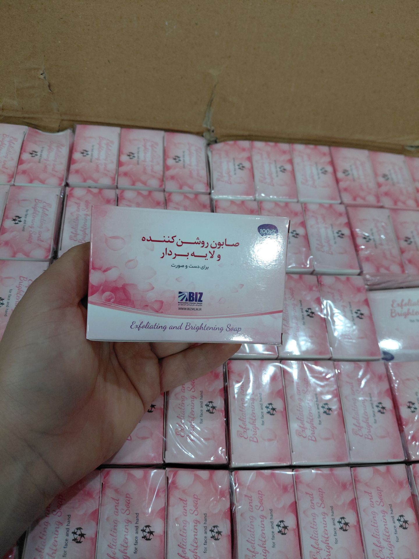 صابون لایه بردار شارژ شد